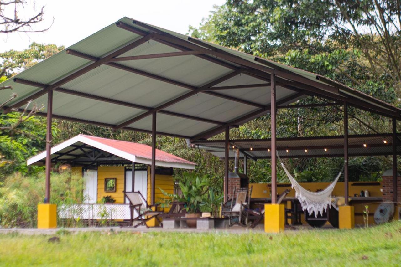 Popone Farm & Lodge Guápiles Exteriör bild